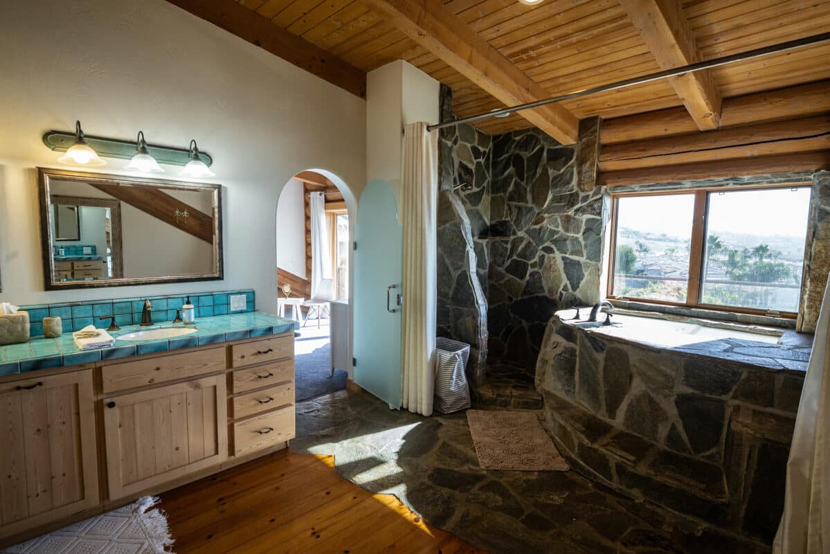 The Meadows Malibu - Master bathroom