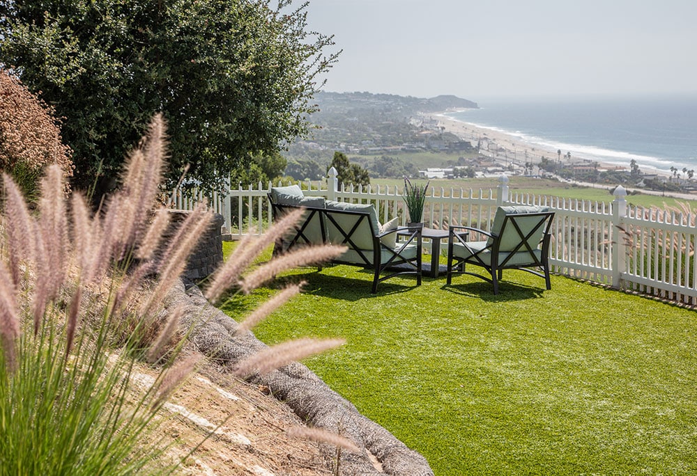 The Meadows Malibu - Outside seating with view